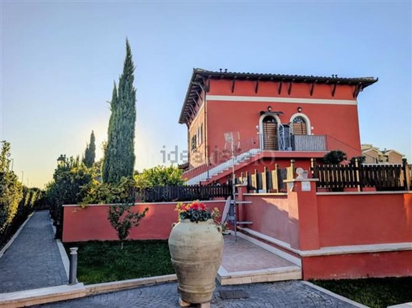 casa indipendente in vendita a Roma in zona Mezzocammino