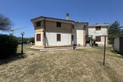 casa indipendente in vendita a Roma in zona Infernetto
