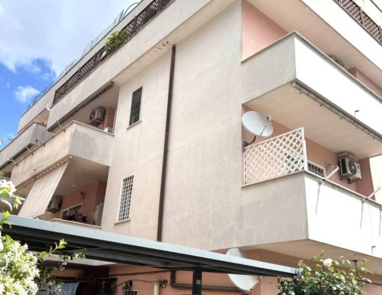 appartamento in vendita a Roma in zona Acilia