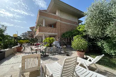 appartamento in vendita a Roma in zona Ardeatino