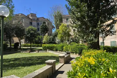 appartamento in vendita a Roma in zona Ostiense