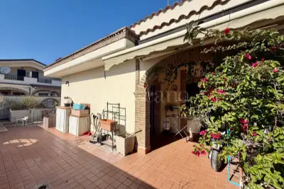 casa indipendente in vendita a Roma in zona Castelverde