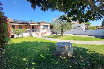 casa indipendente in vendita a Roma in zona Infernetto