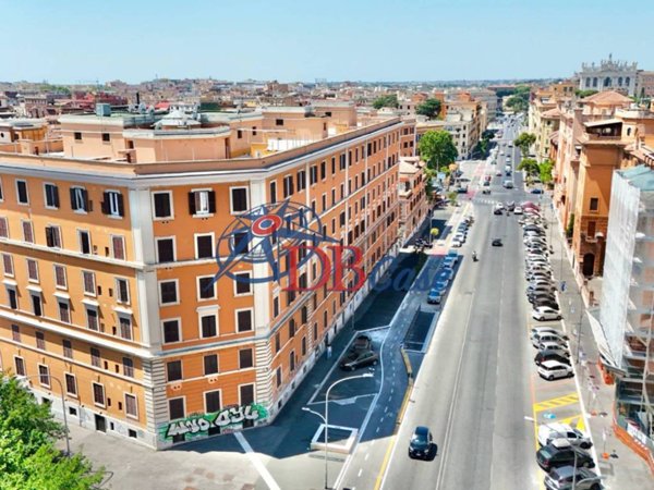 appartamento in vendita a Roma in zona Tuscolano