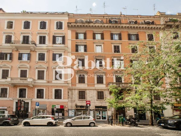 appartamento in vendita a Roma in zona Esquilino