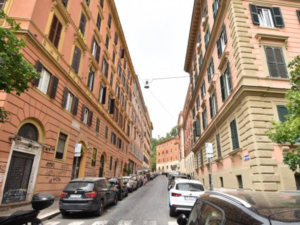 appartamento in vendita a Roma in zona Trastevere