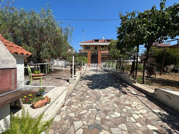 appartamento in vendita a Roma in zona Ponte di Nona