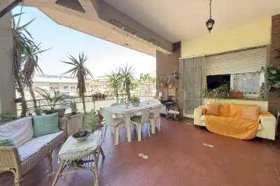 casa indipendente in vendita a Roma in zona Ostia