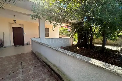 casa indipendente in vendita a Roma in zona Piana del Sole