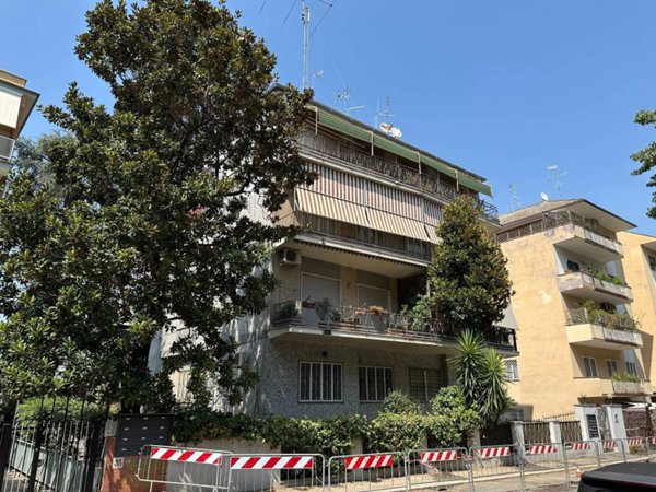 appartamento in vendita a Roma in zona Tor di Quinto
