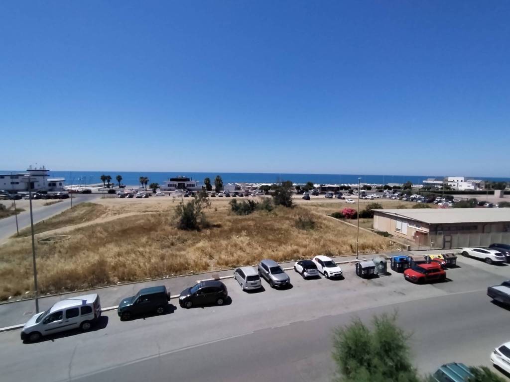appartamento in vendita a Roma in zona Ostia