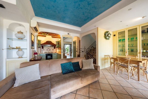 casa indipendente in vendita a Roma in zona Settecamini