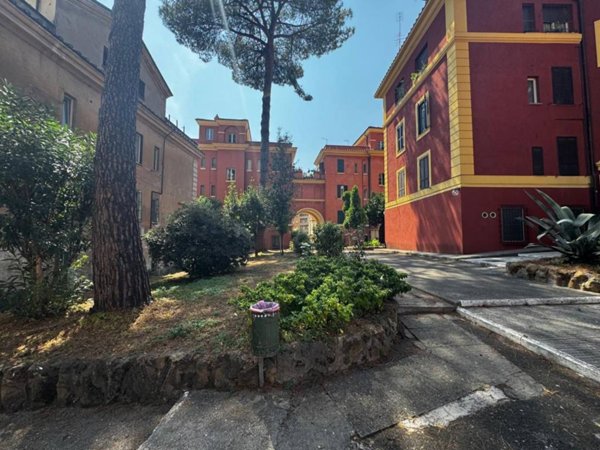 appartamento in vendita a Roma in zona Nomentano