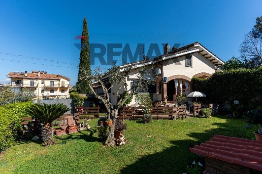 casa indipendente in vendita a Roma in zona Monte Migliore