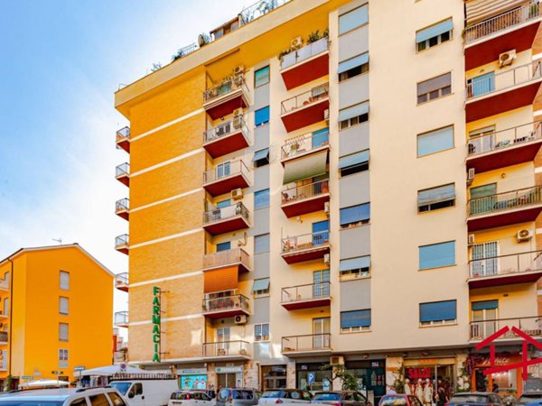 appartamento in vendita a Roma in zona Ostiense