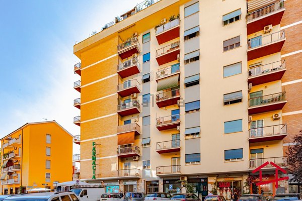 appartamento in vendita a Roma in zona Ostiense