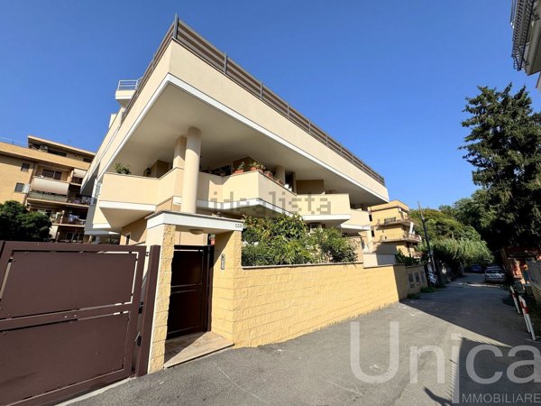 appartamento in vendita a Roma in zona Casalotti