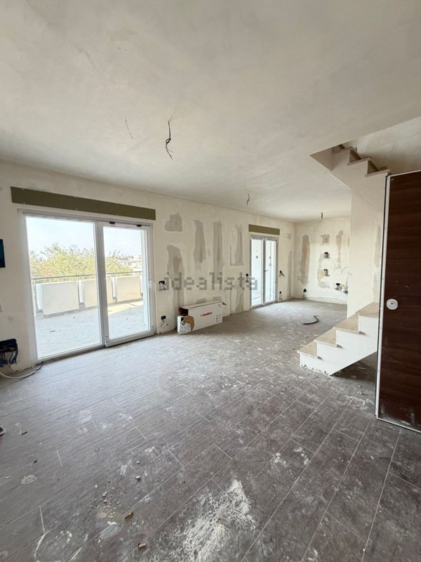 appartamento in vendita a Roma in zona Acilia