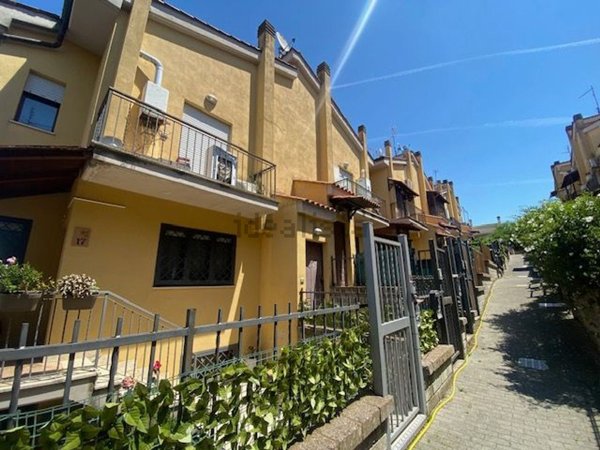 appartamento in vendita a Roma in zona Spregamore