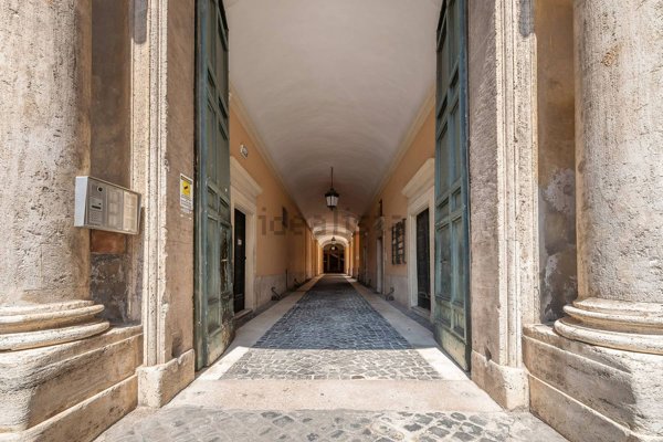 appartamento in vendita a Roma in zona Centro Storico