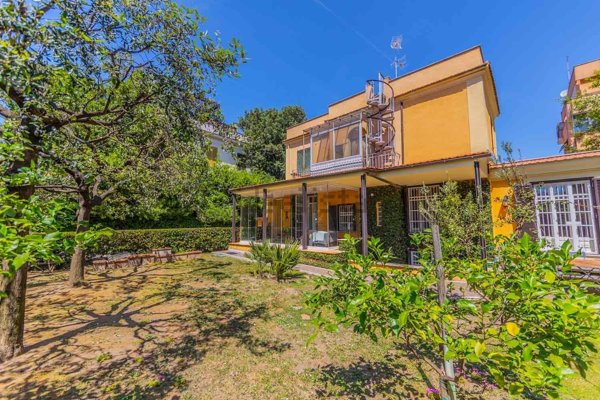 casa indipendente in vendita a Roma in zona Gianicolense