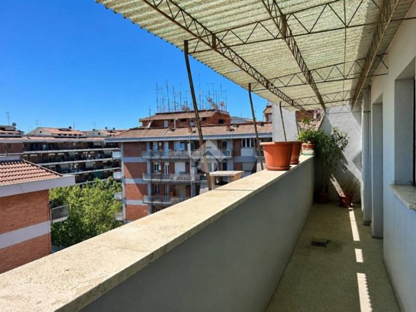 appartamento in vendita a Roma in zona Appio Claudio