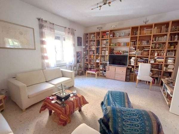 appartamento in vendita a Roma in zona Torre Spaccata