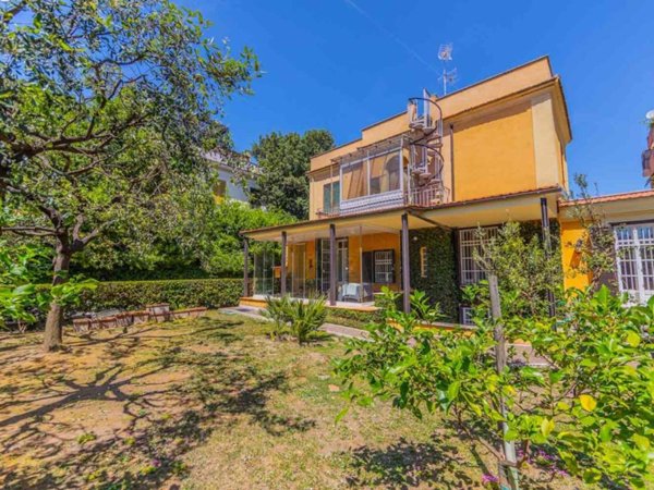 casa indipendente in vendita a Roma in zona Gianicolense