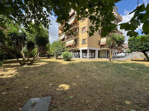 appartamento in vendita a Roma in zona Palmarola