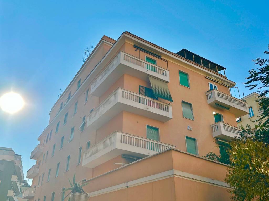 appartamento in vendita a Roma in zona Gianicolense