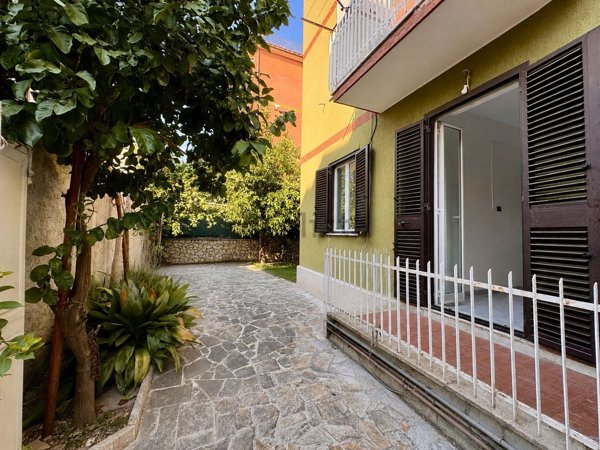 appartamento in vendita a Roma in zona San Basilio