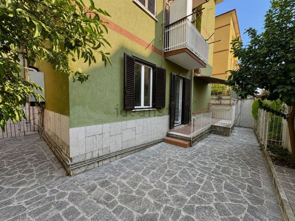 appartamento in vendita a Roma in zona San Basilio