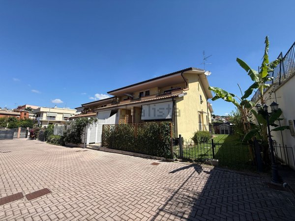 casa indipendente in vendita a Roma in zona Casalotti