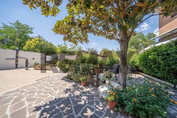 casa indipendente in vendita a Roma in zona Torre Maura