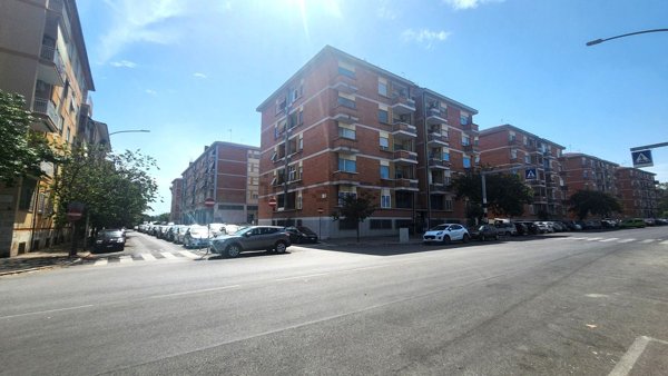appartamento in vendita a Roma in zona Ostiense