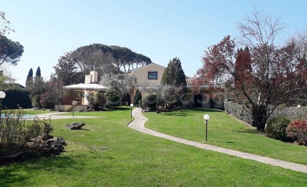 casa indipendente in vendita a Roma in zona Olgiata