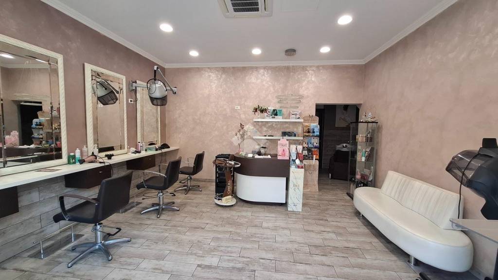 negozio in vendita a Roma in zona Ostia