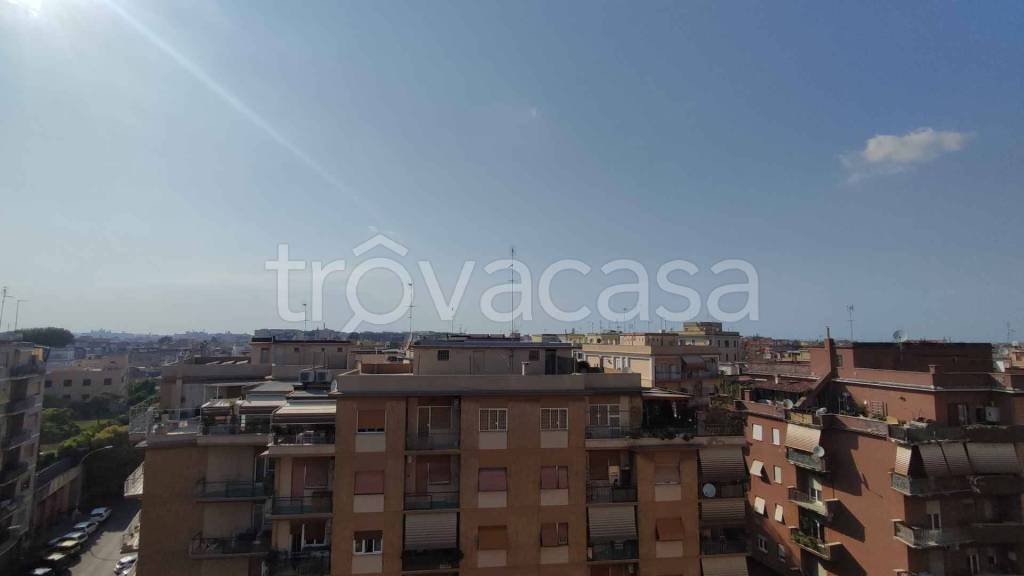 appartamento in vendita a Roma in zona Prenestino-Labicano