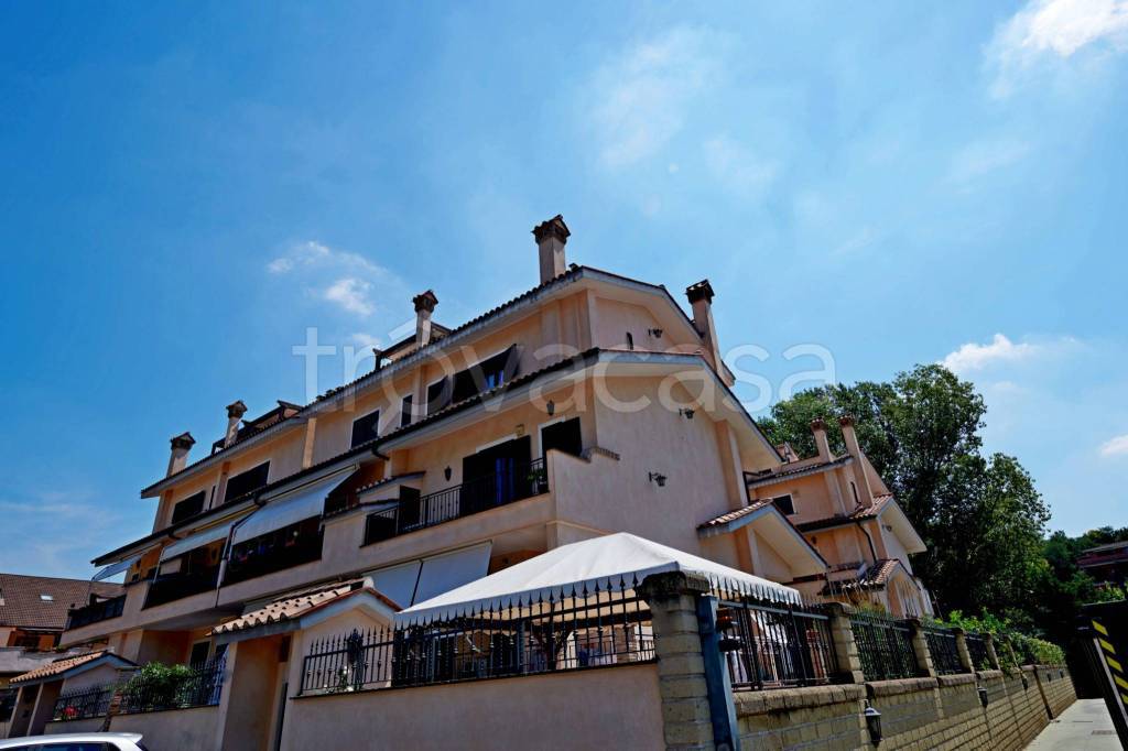 appartamento in vendita a Roma in zona Casalotti
