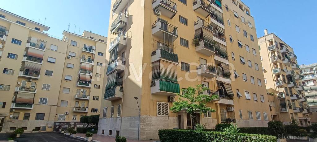 appartamento in vendita a Roma in zona Cinecittà