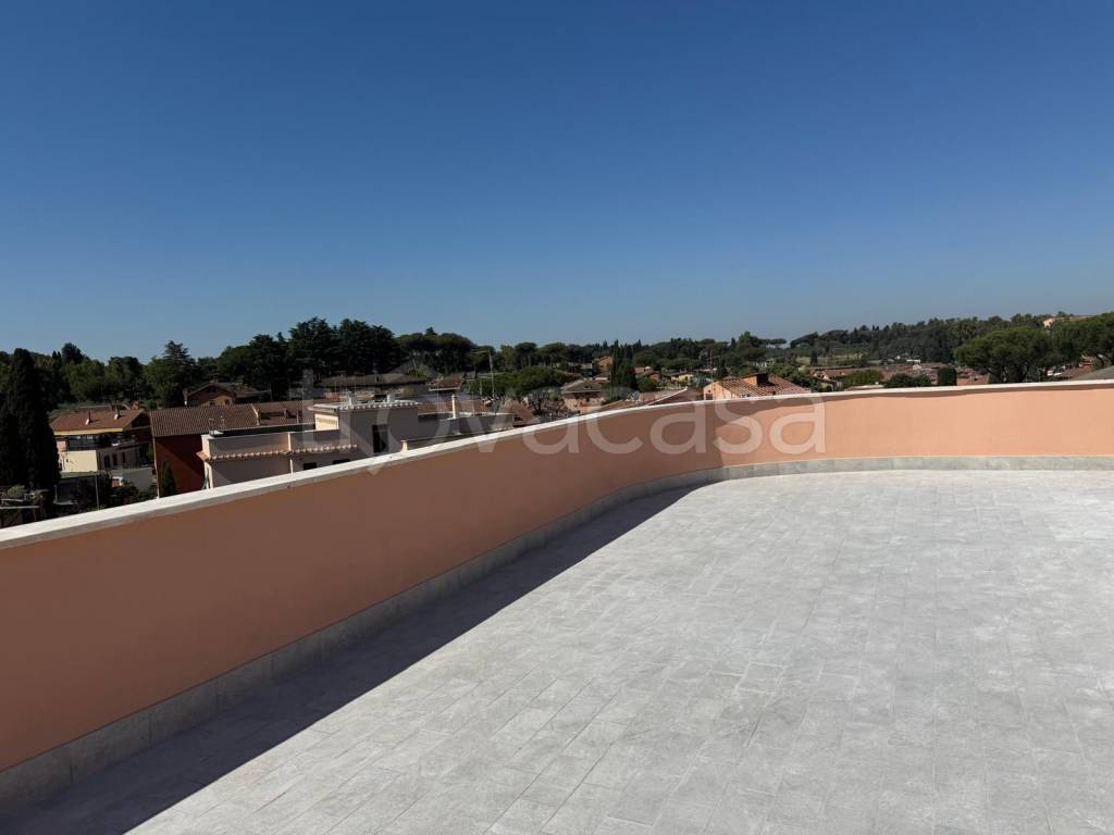 appartamento in vendita a Roma in zona Appio Pignatelli