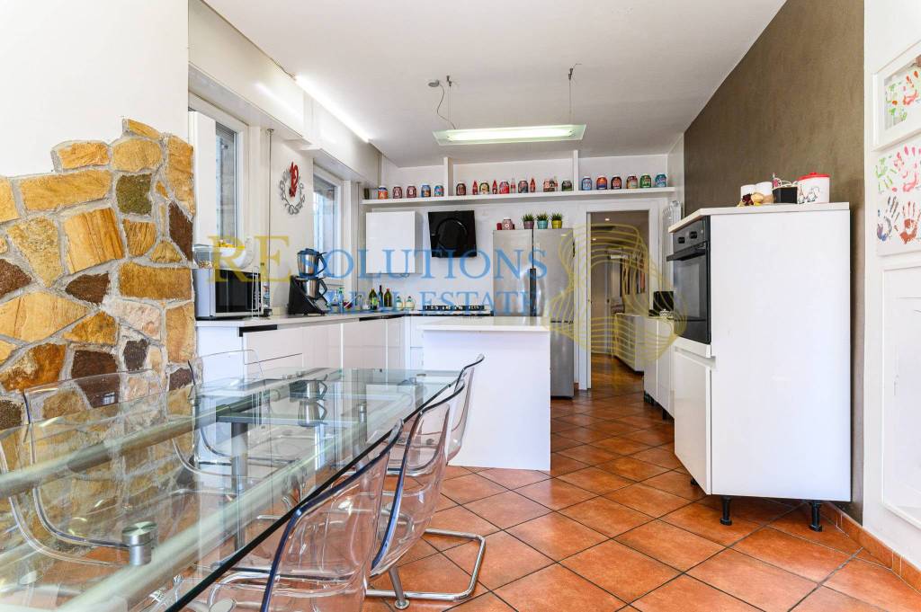 appartamento in vendita a Roma in zona Appio Claudio