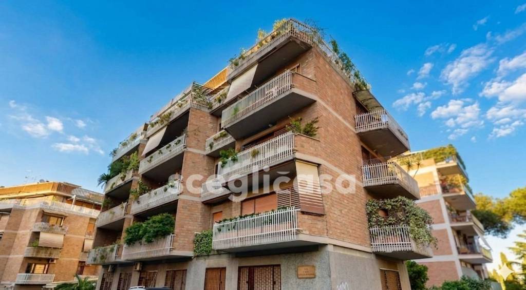 appartamento in vendita a Roma in zona Ardeatino