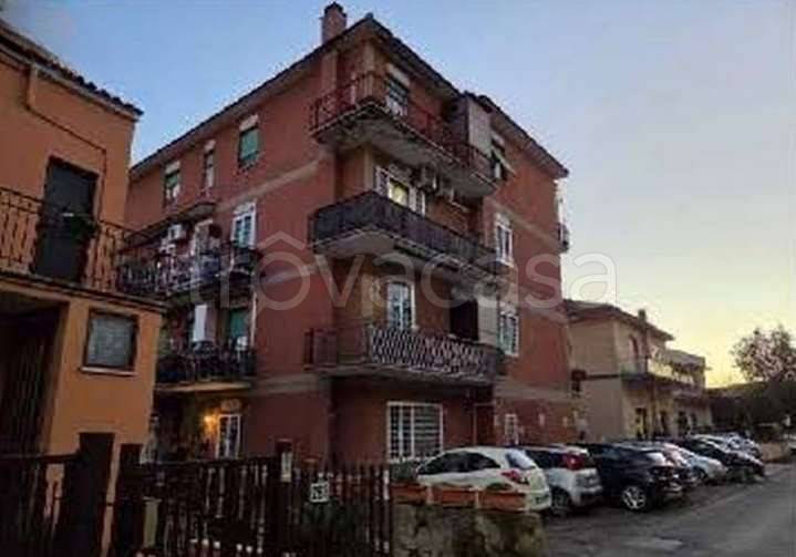 appartamento in vendita a Roma in zona Labaro