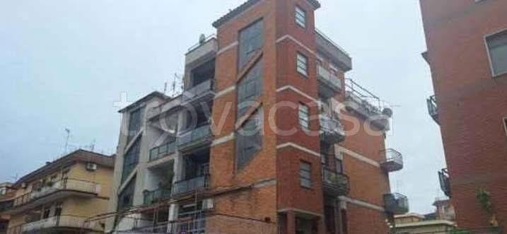 appartamento in vendita a Roma in zona Tor Bella Monaca