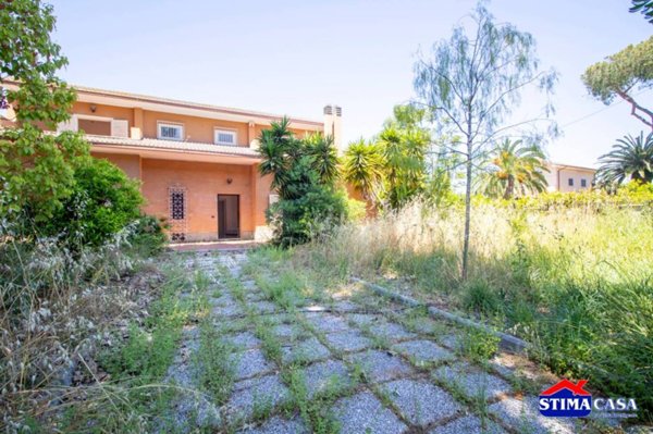 casa indipendente in vendita a Roma in zona Infernetto