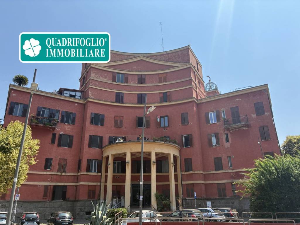 appartamento in vendita a Roma in zona Ostiense