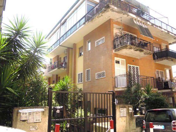 monolocale in vendita a Roma in zona Tomba di Nerone