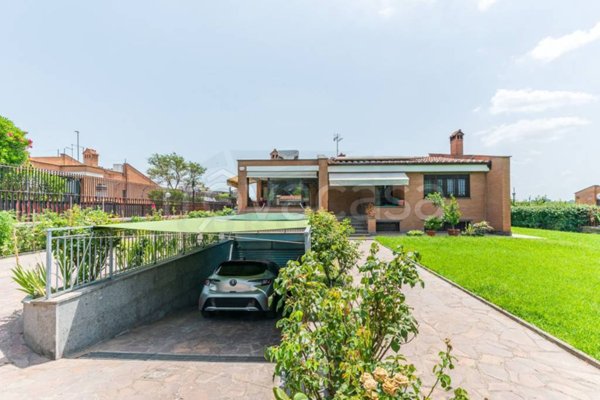 casa indipendente in vendita a Roma in zona Osteria del Curato