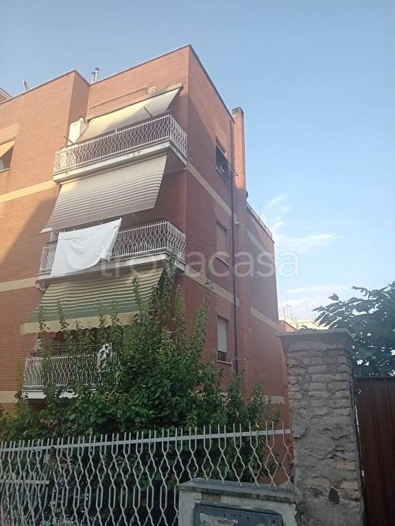 appartamento in vendita a Roma in zona Prenestino-Centocelle